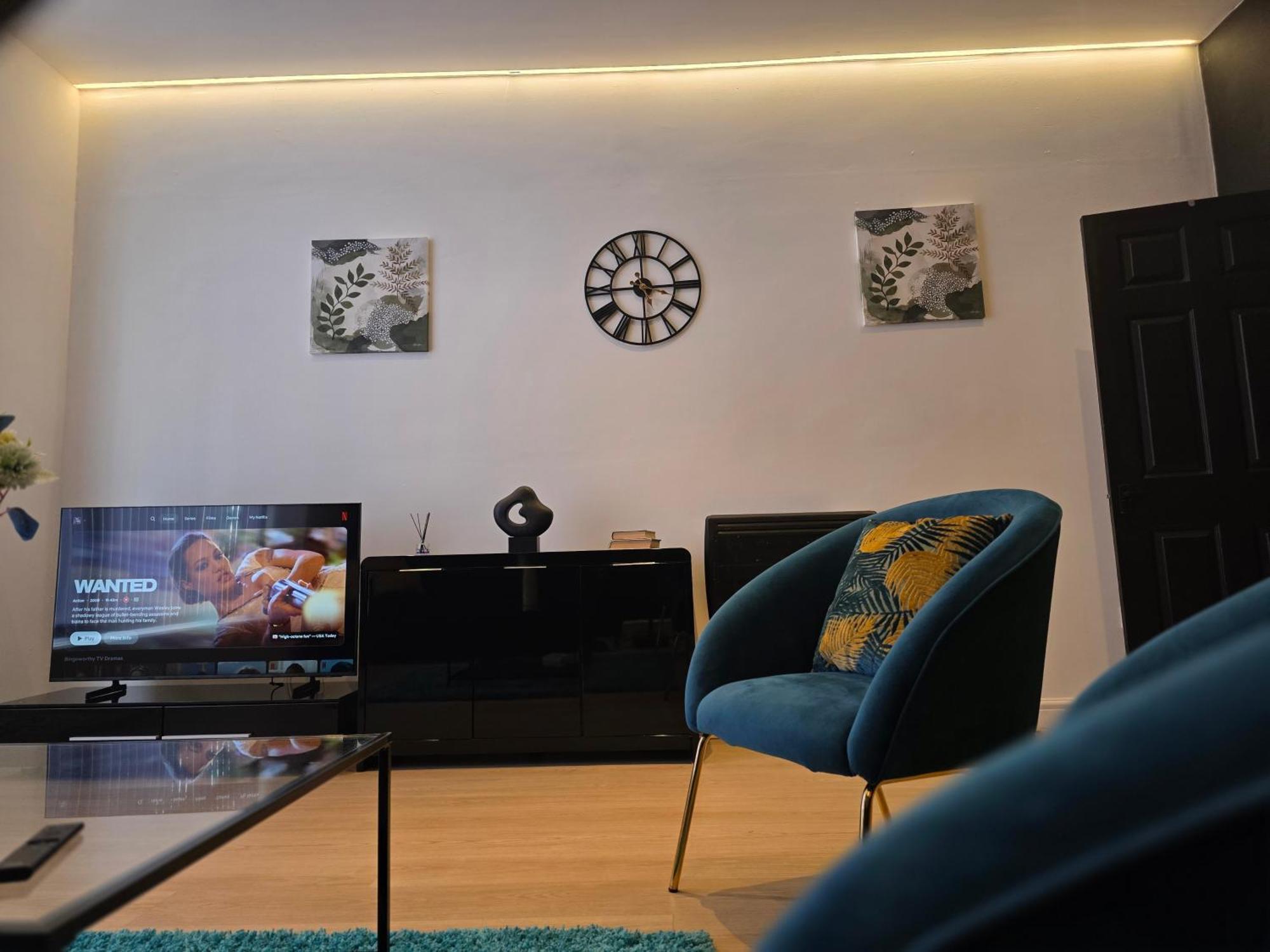 Deluxe 2br Near Center - Sleeps 6 * Liverpool
