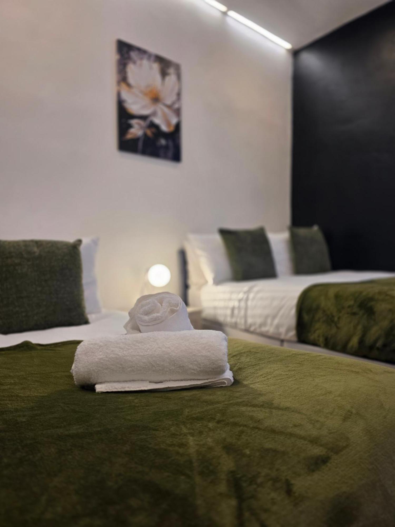 Deluxe 2br Near Center - Sleeps 6 Liverpool