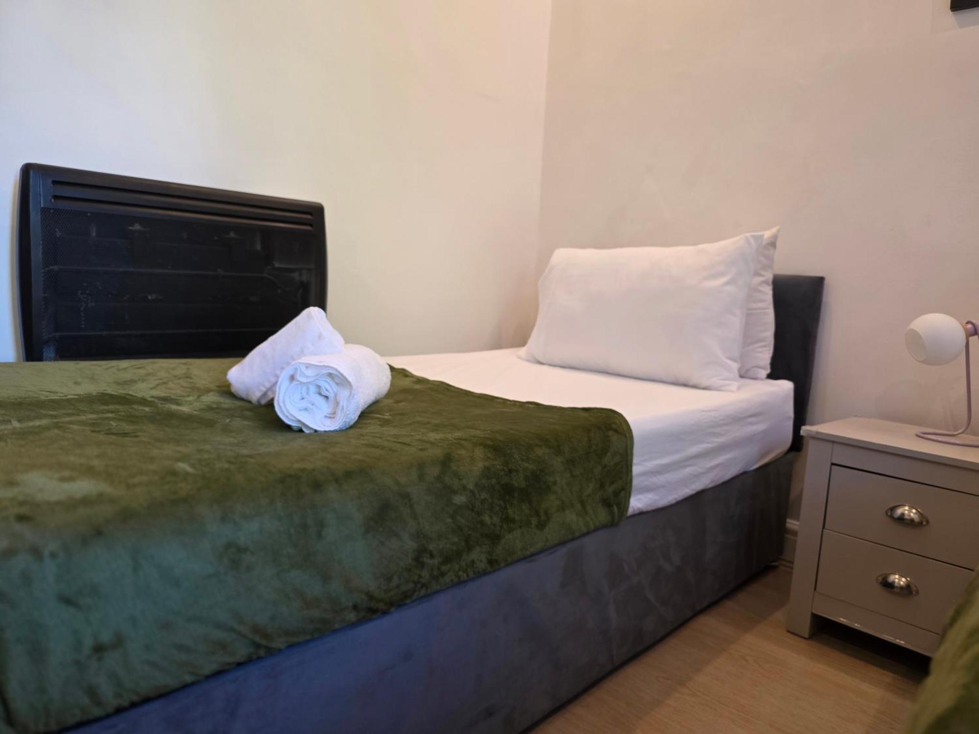 Deluxe 2br Near Center - Sleeps 6 Liverpool